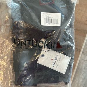 Untuckit regular xl black wrinkle free button down